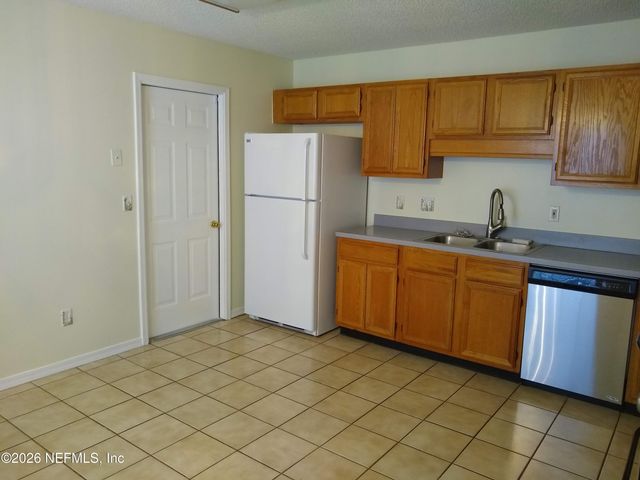 2828 LANTANA LAKES Drive W, Jacksonville, FL 32246