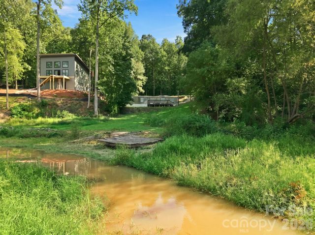 6680 Emerald Isle Drive, Sherrills Ford, NC 28673