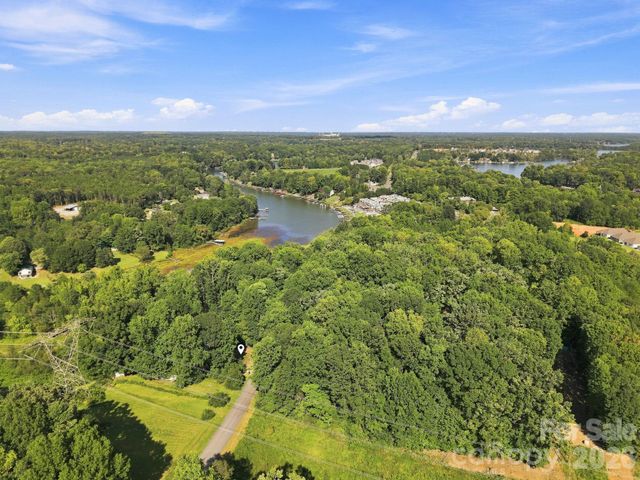 6680 Emerald Isle Drive, Sherrills Ford, NC 28673