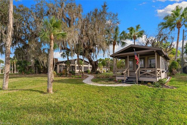 620 E Fort Thompson AVE, Labelle, FL 33935