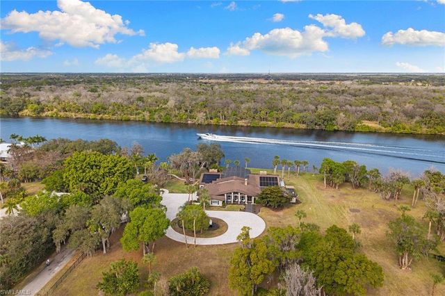 620 E Fort Thompson AVE, Labelle, FL 33935