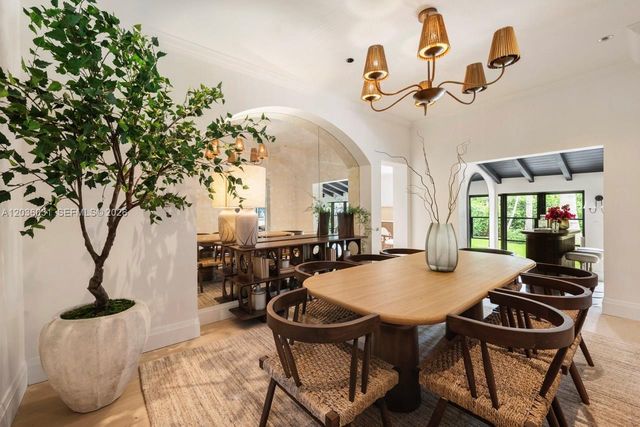 4727 N Bay Rd, Miami Beach, FL 33140