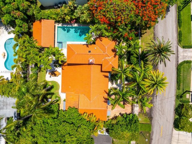 4727 N Bay Rd, Miami Beach, FL 33140