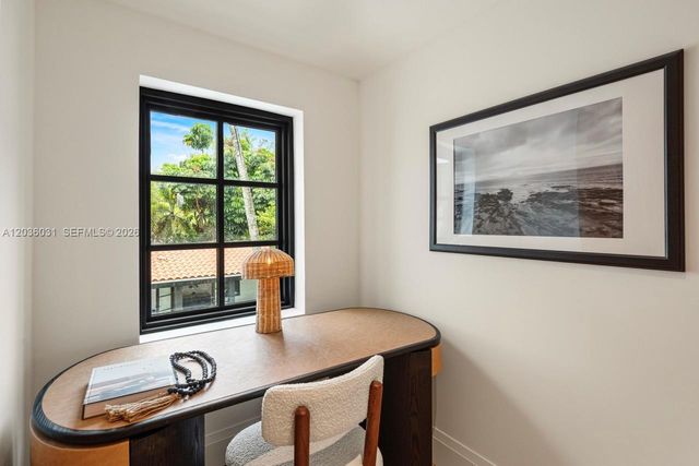 4727 N Bay Rd, Miami Beach, FL 33140