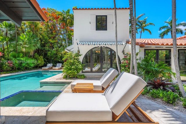 4727 N Bay Rd, Miami Beach, FL 33140