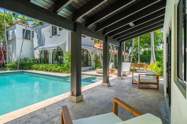 4727 N Bay Rd, Miami Beach, FL 33140