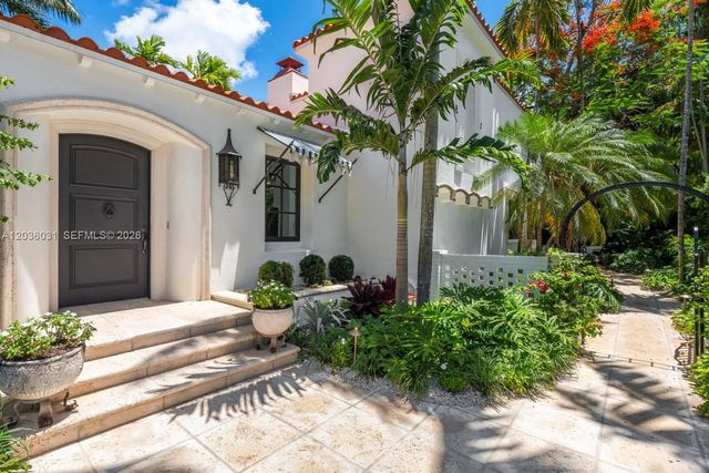 4727 N Bay Rd, Miami Beach, FL 33140