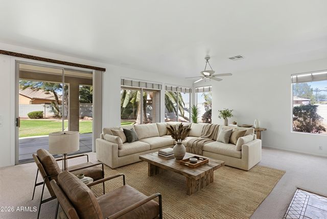 6740 W ANGELA Drive, Glendale, AZ 85308