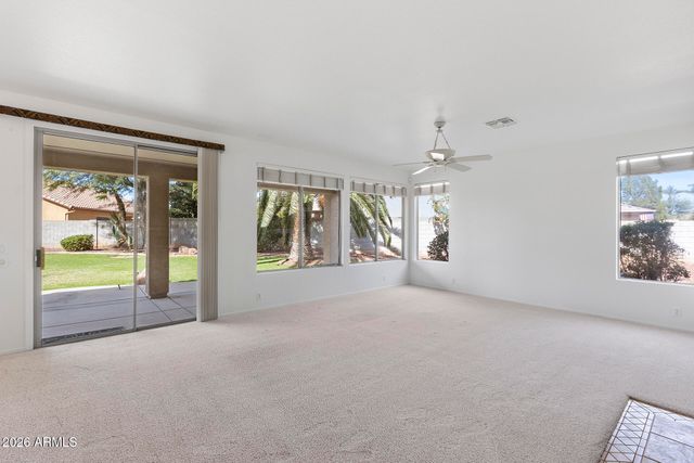 6740 W ANGELA Drive, Glendale, AZ 85308