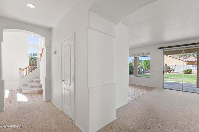 6740 W ANGELA Drive, Glendale, AZ 85308