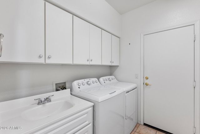 6740 W ANGELA Drive, Glendale, AZ 85308