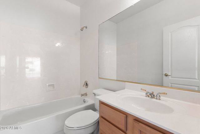 6740 W ANGELA Drive, Glendale, AZ 85308