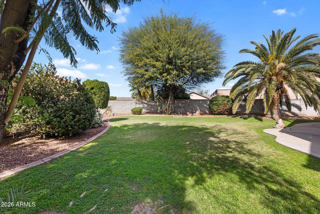 6740 W ANGELA Drive, Glendale, AZ 85308