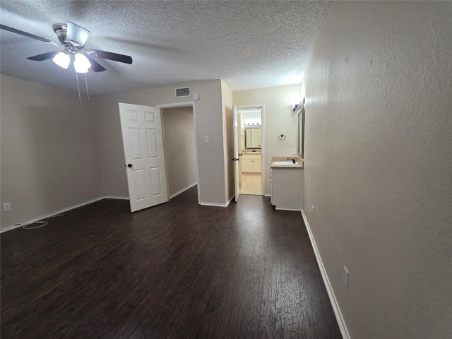 620 Race Street D, Crowley, TX 76036