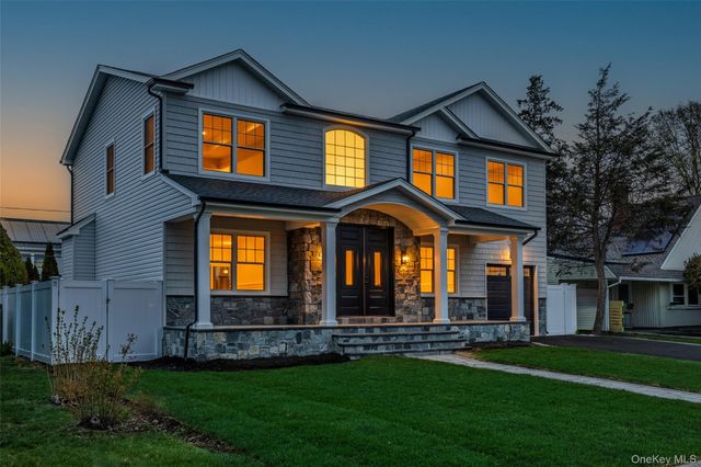 12 Patience Lane, Westbury, NY 11590