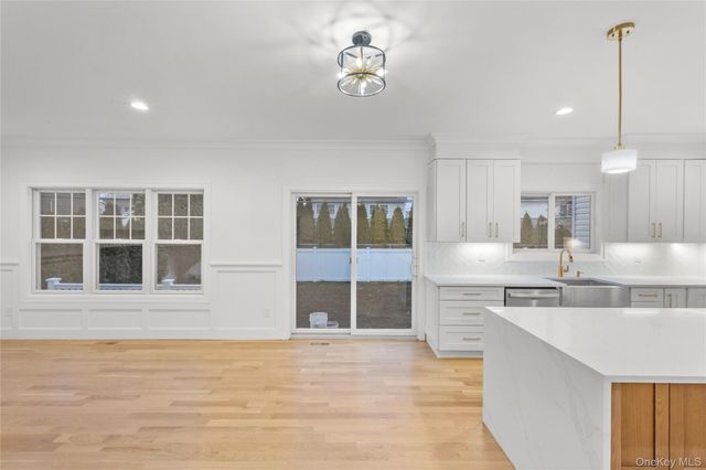 12 Patience Lane, Westbury, NY 11590