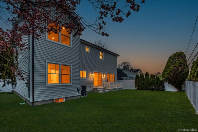 12 Patience Lane, Westbury, NY 11590