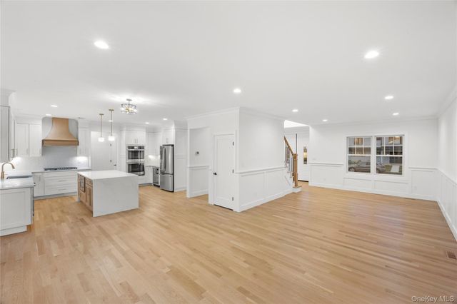 12 Patience Lane, Westbury, NY 11590