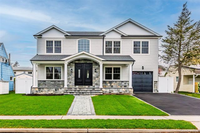 12 Patience Lane, Westbury, NY 11590