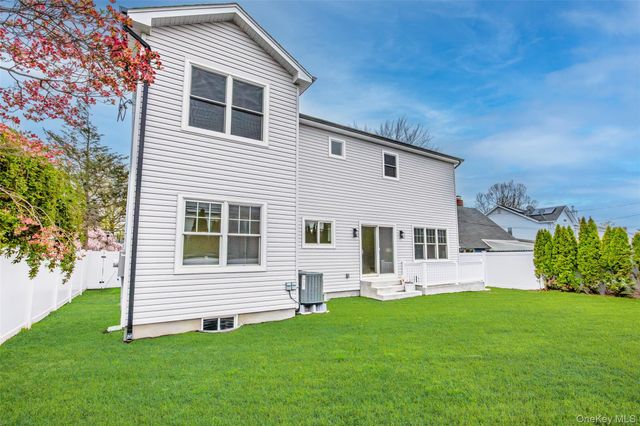 12 Patience Lane, Westbury, NY 11590