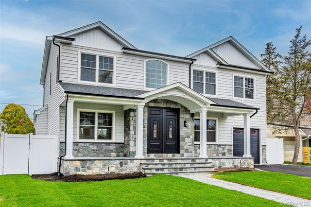 12 Patience Lane, Westbury, NY 11590
