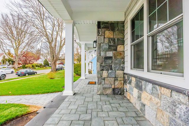 12 Patience Lane, Westbury, NY 11590