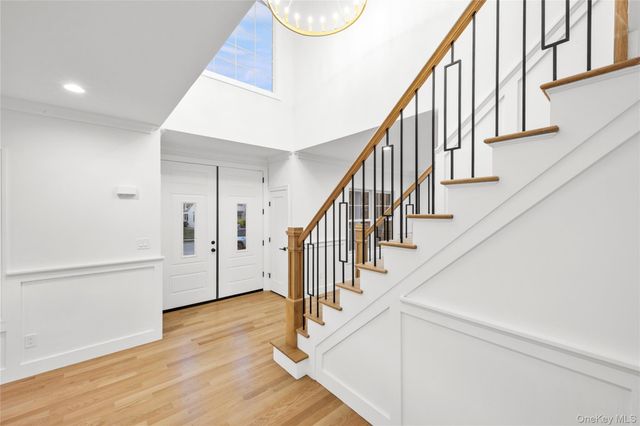 12 Patience Lane, Westbury, NY 11590