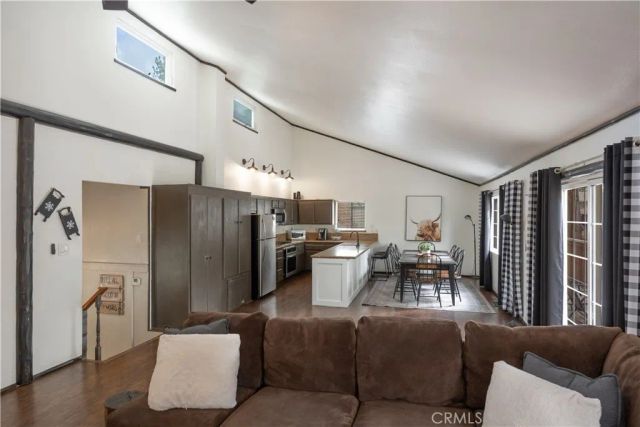 266 Wren Drive, Big Bear Lake, CA 92315