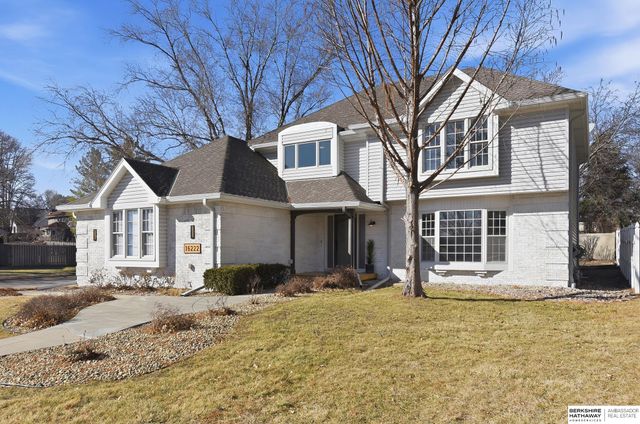 16222 Oak Circle, Omaha, NE 68130