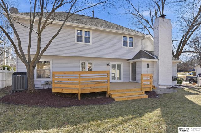 16222 Oak Circle, Omaha, NE 68130