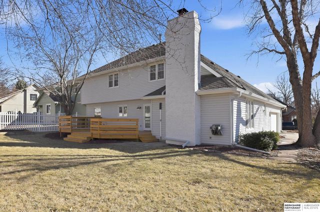 16222 Oak Circle, Omaha, NE 68130