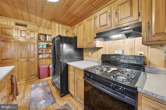 57 BRINDLETOWN RD, New Egypt, NJ 08533