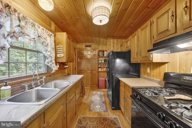57 BRINDLETOWN RD, New Egypt, NJ 08533