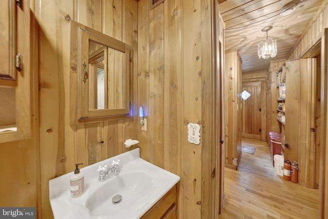57 BRINDLETOWN RD, New Egypt, NJ 08533