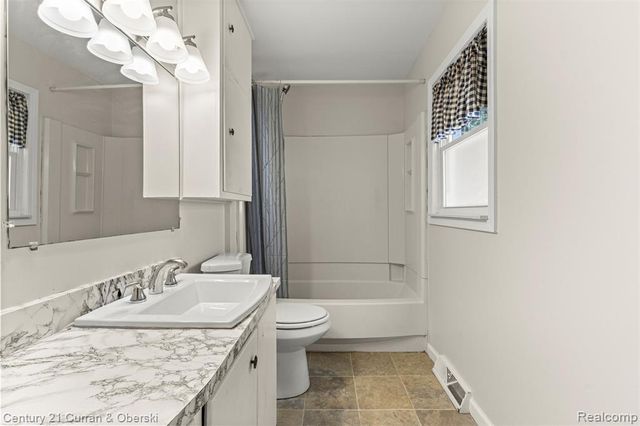 1644 Liberty Avenue, Lincoln Park, MI 48146