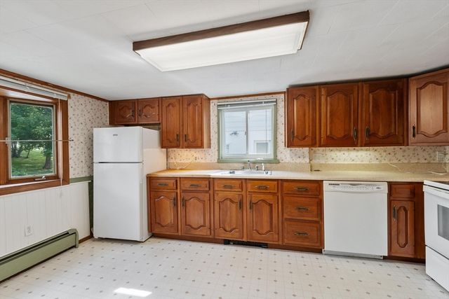 3 Montana Ct, Leominster, MA 01453