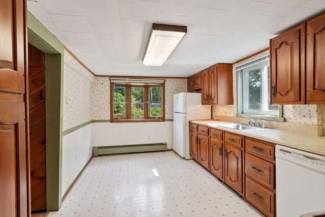 3 Montana Ct, Leominster, MA 01453