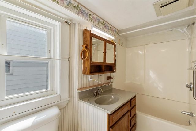 3 Montana Ct, Leominster, MA 01453