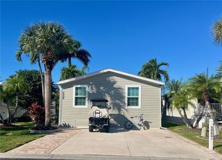 1115 Jade Lake PT, Naples, FL 34114