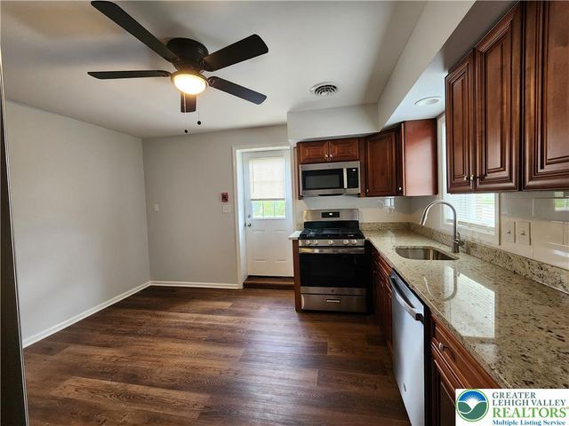 4034 Easton Avenue 1A 2nd Floor, Bethlehem City, PA 18020
