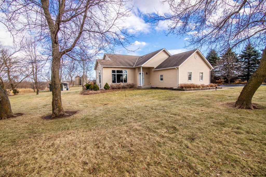 5232 County Highway P, West Bend, WI 53095