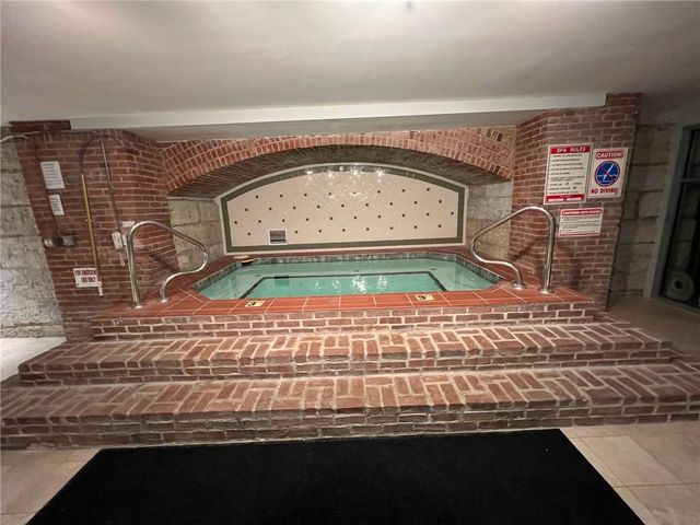 609 Central Street 1303, Kansas City, MO 64105