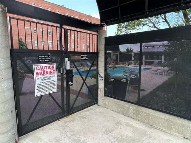 609 Central Street 1303, Kansas City, MO 64105