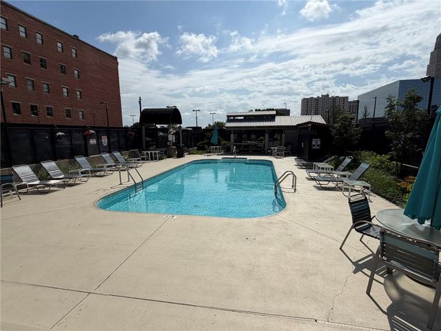 609 Central Street 1303, Kansas City, MO 64105