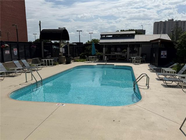 609 Central Street 1303, Kansas City, MO 64105