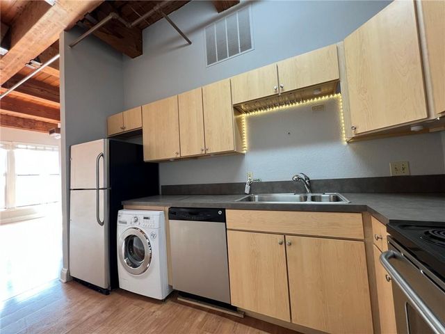 609 Central Street 1303, Kansas City, MO 64105