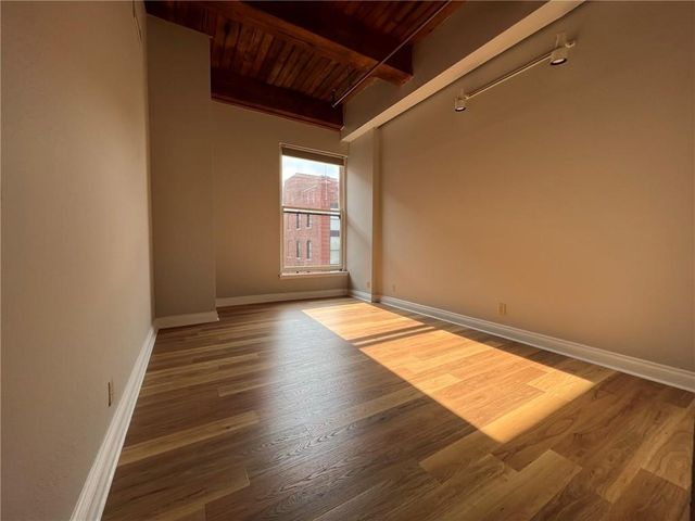 609 Central Street 1303, Kansas City, MO 64105