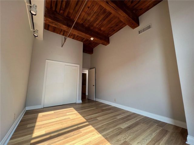 609 Central Street 1303, Kansas City, MO 64105