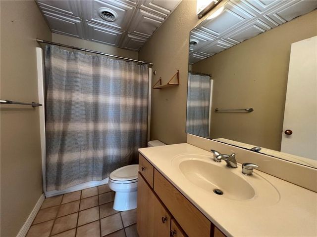 609 Central Street 1303, Kansas City, MO 64105