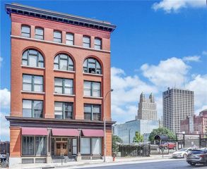 609 Central Street 1303, Kansas City, MO 64105